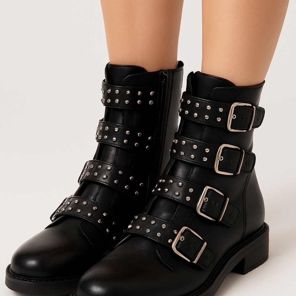 Steve Madden Black Studded Buckle Boots - Picture 1 of 7